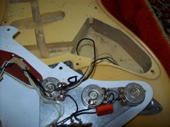 Fender Stratocaster - Rare Features of Early Reissues — V002479 route 0