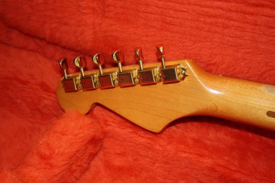 1987 Fender '57 Mary Kay Reissue Strat - SOLD — 037 2