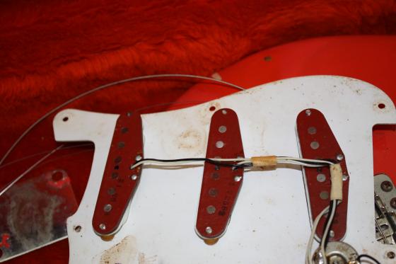 1982 Fender '57 Reissue Stratocaster. $3750 — 060 1