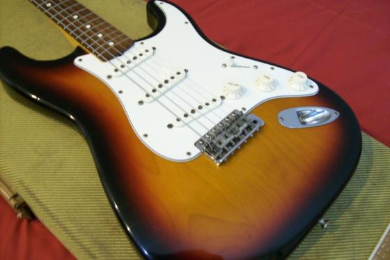 1989 Fender '62 Reissue Stratocaster - $2399. SOLD — 100 0106