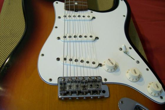 1989 Fender '62 Reissue Stratocaster - $2399. SOLD — 100 0107