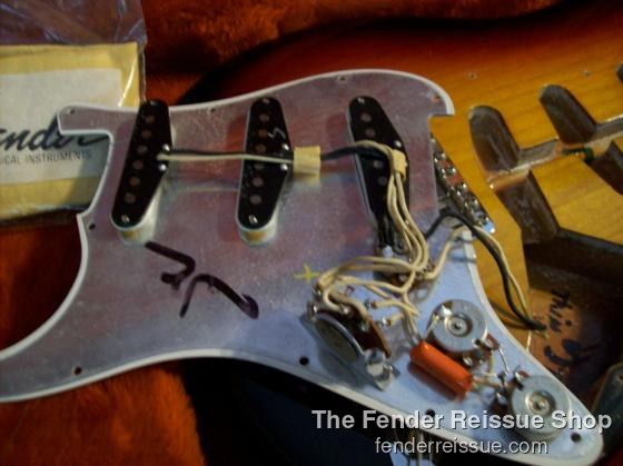 1983 Fender '62 Reissue Stratocaster. $3999. SOLD. — 100 0581