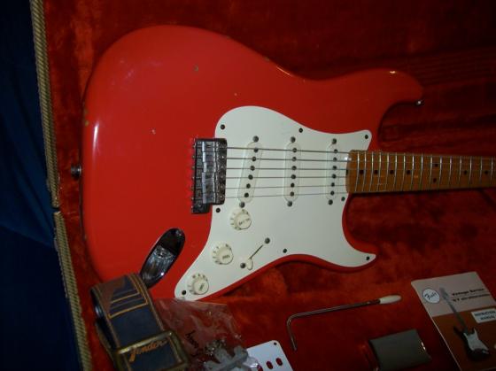 1982 Fender '57 Reissue Stratocaster. $3750 — 100 0648