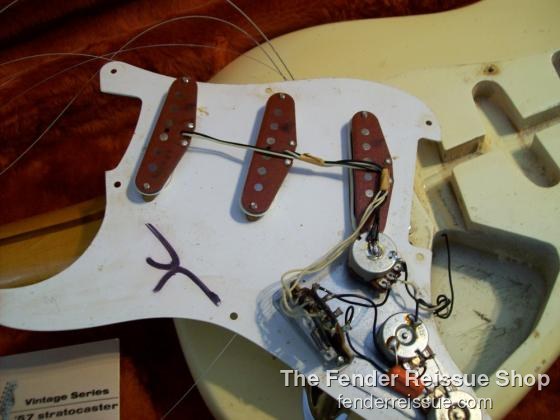 1982 Fender '57 Reissue Stratocaster - $5299 — 100 0699