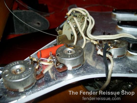 1983 Fender '62 Reissue Stratocaster - $3449 — 100 2276