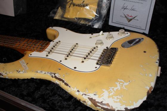 Fender Custom Shop Yngwie Malmsteen Play Loud Stratocaster - $8250. SOLD. — 258