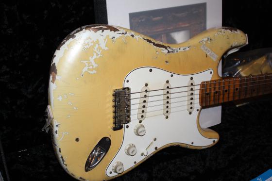 Fender Custom Shop Yngwie Malmsteen Play Loud Stratocaster - $8250. SOLD. — 262