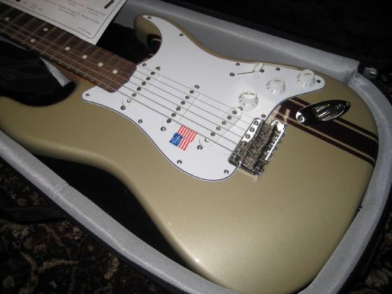 fender john mayer shoreline gold racing stripe stratocaster