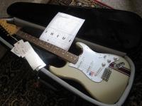fender john mayer stratocaster shoreline gold red racing stripe